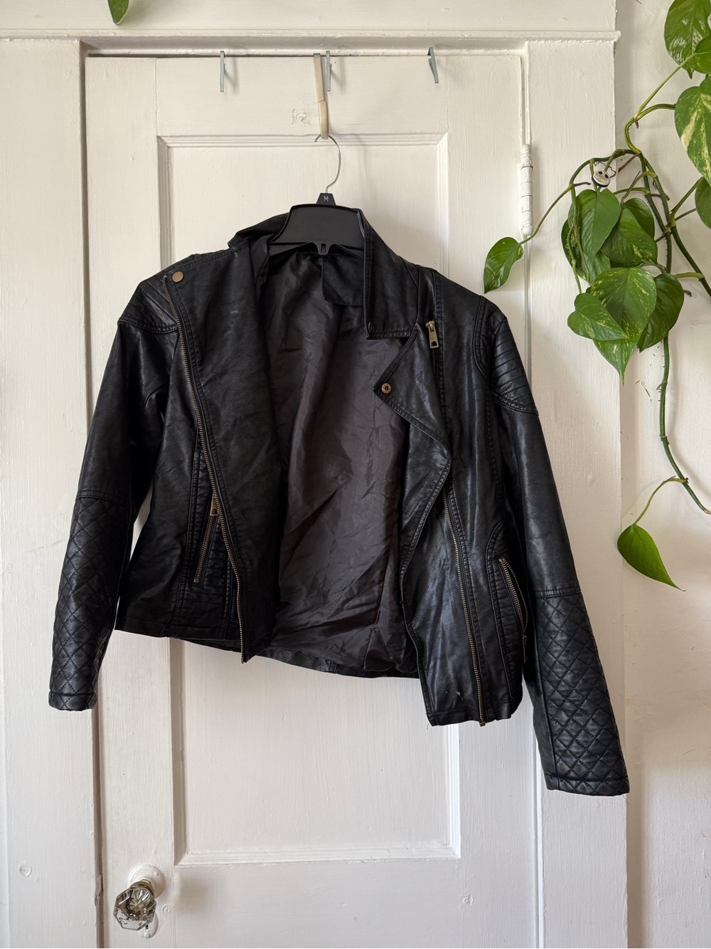 Black Quilted Faux Leather size M Moto Jacket